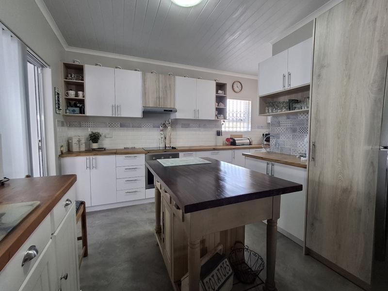 3 Bedroom Property for Sale in Britannia Bay Western Cape